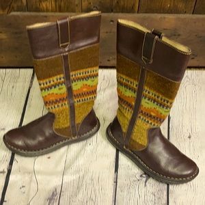Born 9.5 brown leather/wool boots